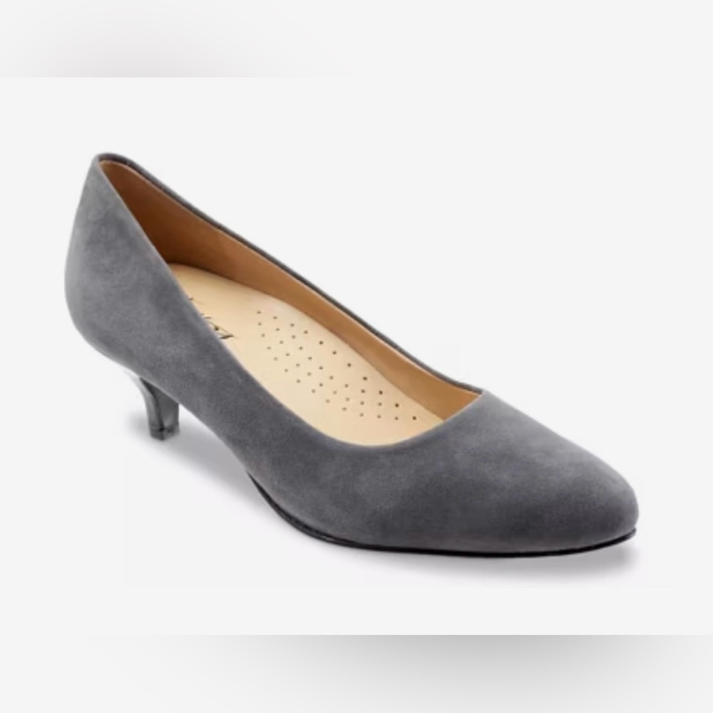NWOT-Trotters Classic Gray Heels
